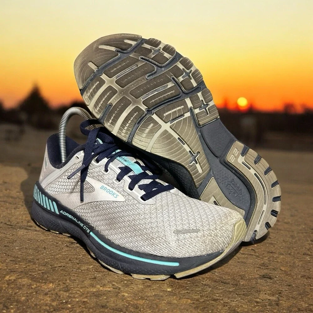 Size 8.5 B Brooks Adrenaline GTS 22 Low Grey Peacoat Women's Running Shoes